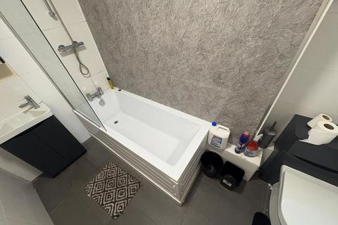 4 bedroom flat to rent, Calvert Terrace, Swansea, SA1