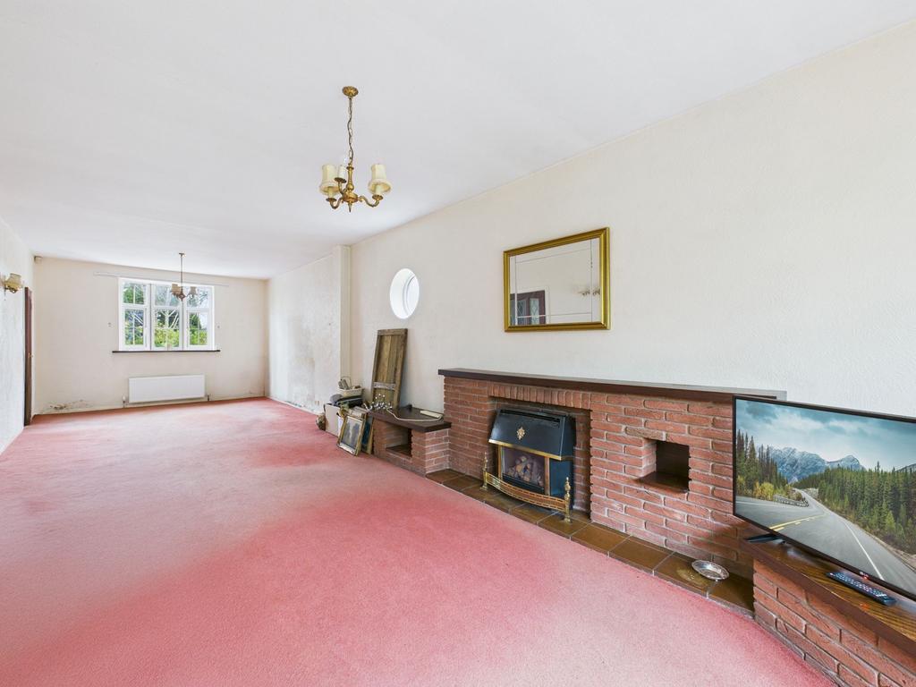 Lounge/Dining Room