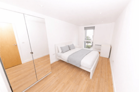 2 bedroom flat to rent, Cadogan Road, London, SE18