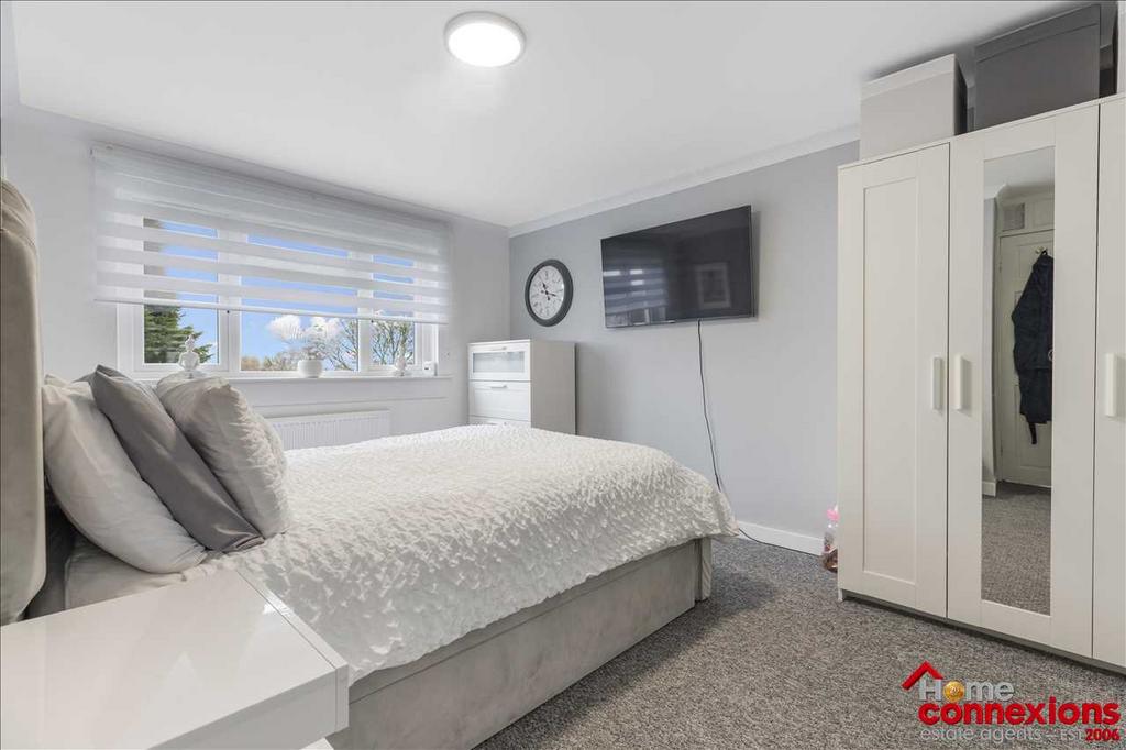 Bedroom One (2)