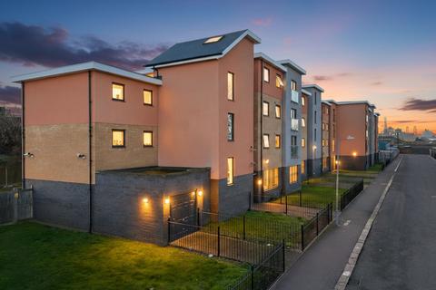 2 bedroom flat for sale, Lansdowne Road, Tilbury, RM18