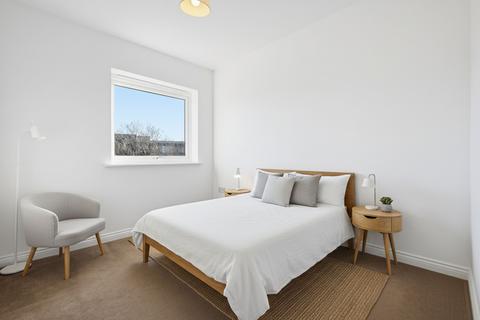 2 bedroom flat for sale, Lansdowne Road, Tilbury, RM18