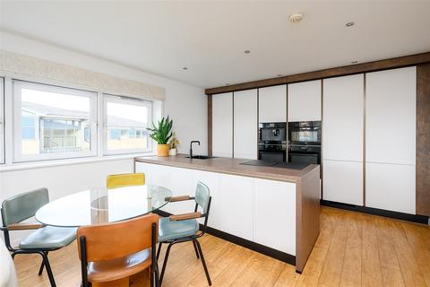 2 bedroom apartment for sale, Venice House, Eboracum Way, York YO31 7SR