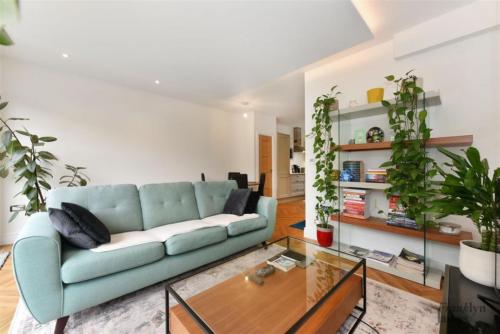 1 Krupa Mews (12).JPG