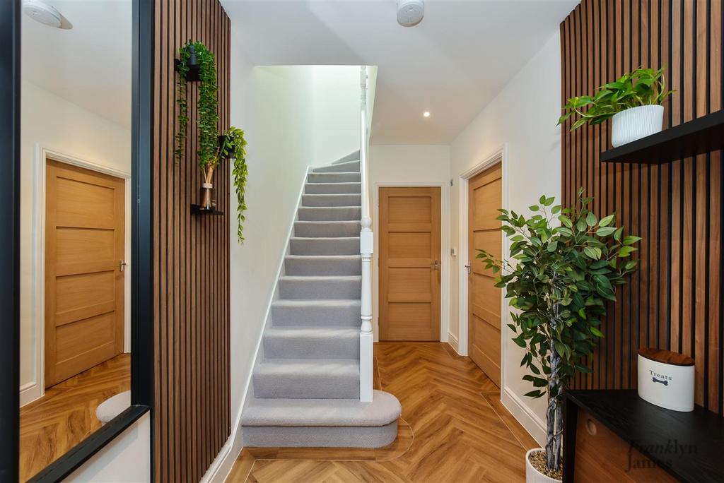 1 Krupa Mews (7).JPG