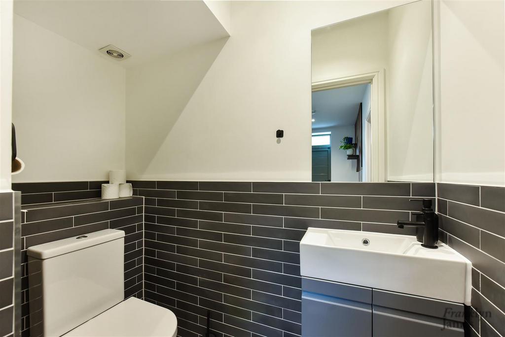 1 Krupa Mews (8).JPG