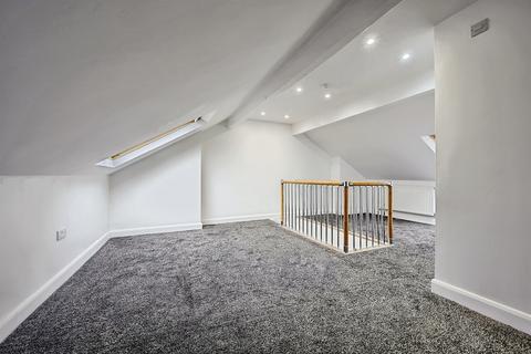 4 bedroom end of terrace house for sale, Beulah Place, Luddendenfoot, Halifax