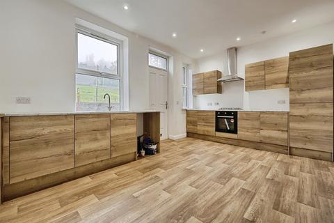 4 bedroom end of terrace house for sale, Beulah Place, Luddendenfoot, Halifax