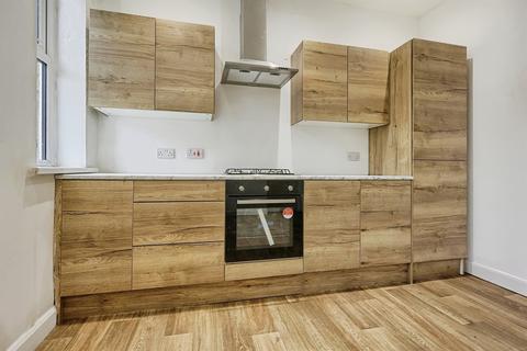 4 bedroom end of terrace house for sale, Beulah Place, Luddendenfoot, Halifax