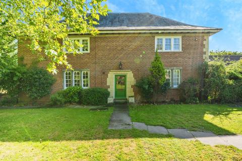 Burnhams Field, Weston Turville, Aylesbury
