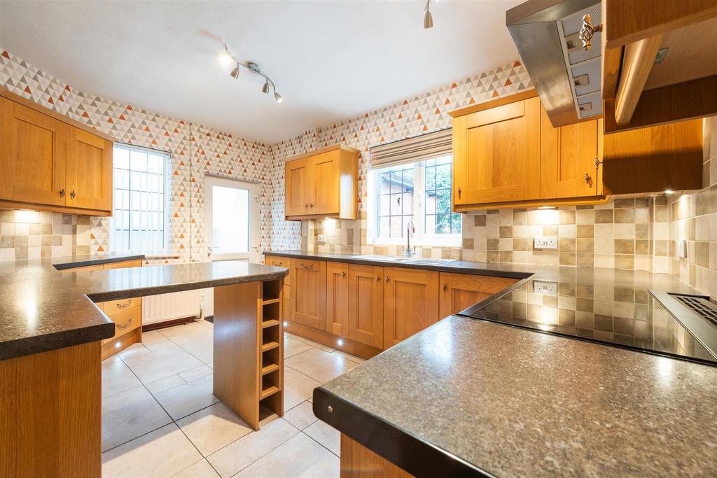 7, Fircroft Solihull, B91 1 JL 5.jpg