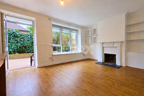 3 bedroom ground floor flat to rent, Mason Close, London E16