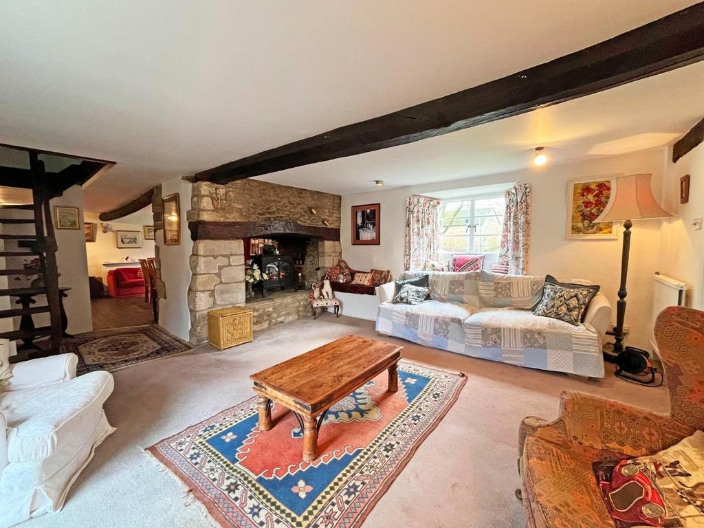 Living Room1.jpg