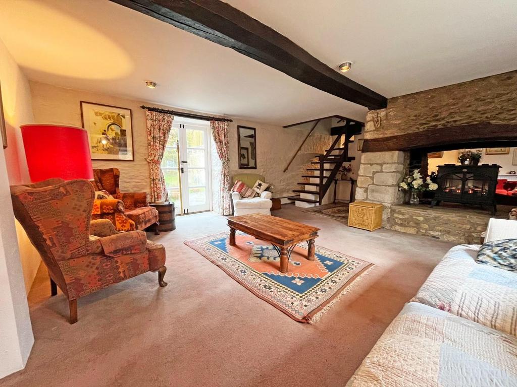 Living Room2.jpg