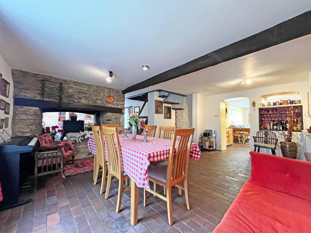 Dining Room..jpg
