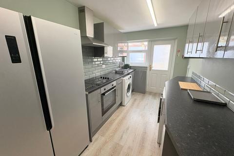 4 bedroom terraced house to rent, Oxford Street, Swansea, SA1