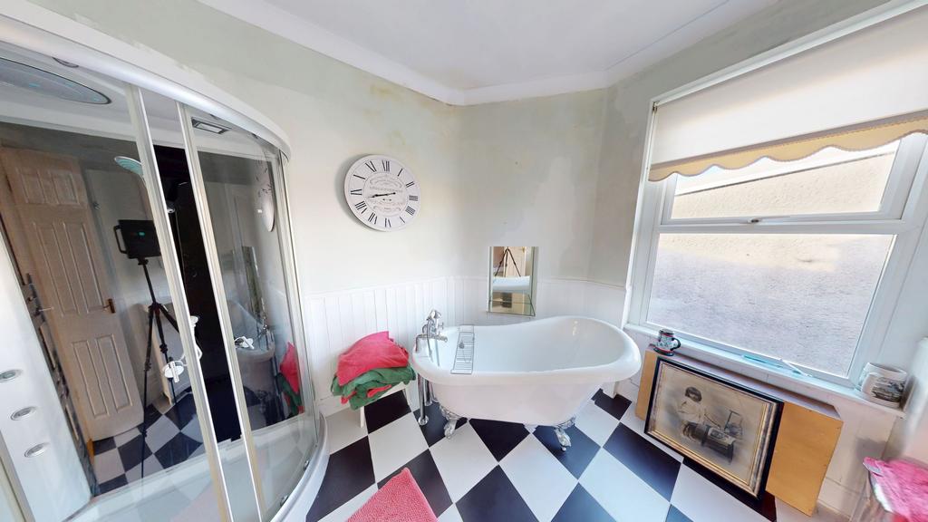 Family bathroom