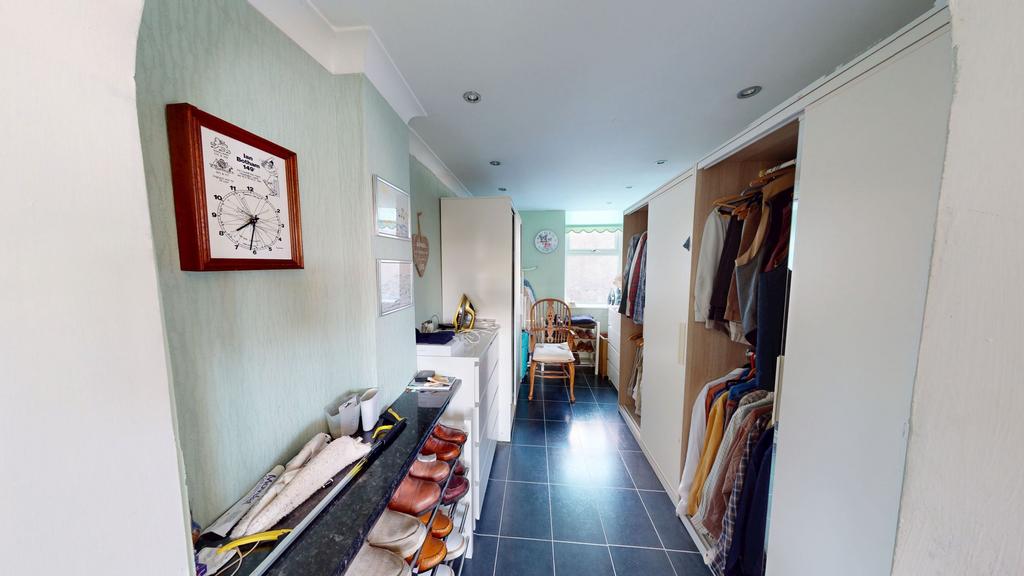 Walk in wardrobe