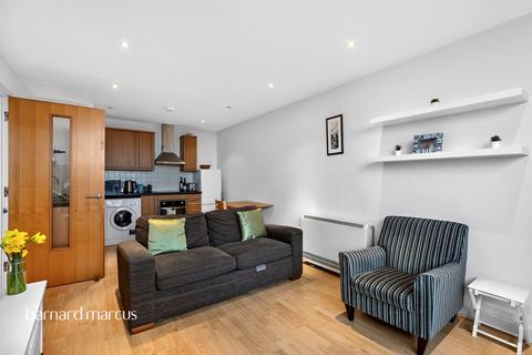 1 bedroom flat for sale, New Park Road, London