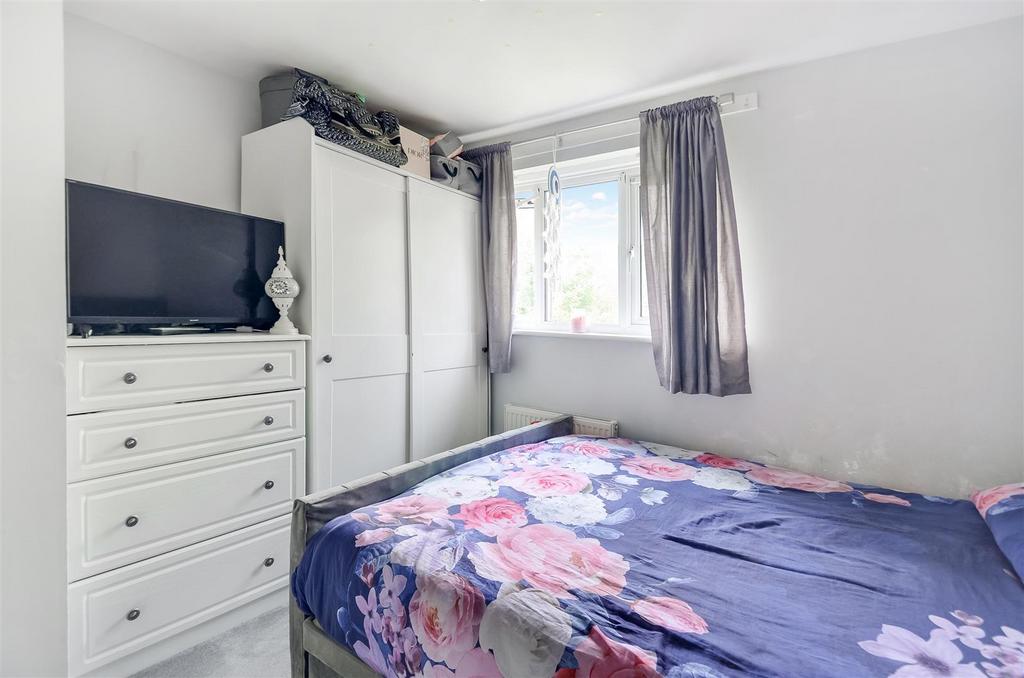 Bedroom 2 Pic (4).jpg