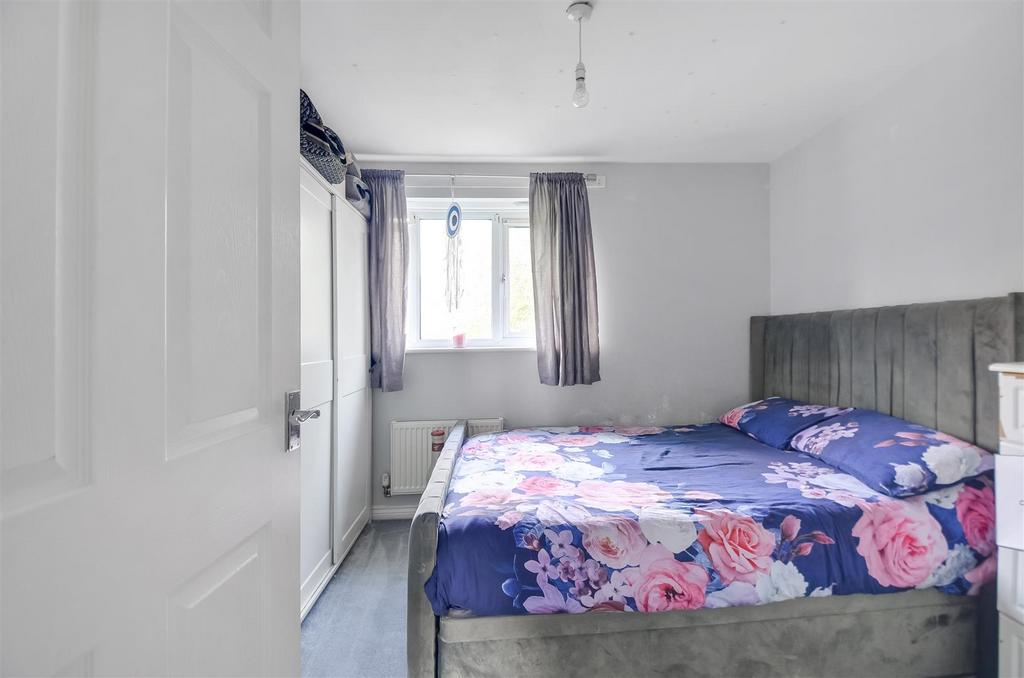 Bedroom 2 Pic (3).jpg