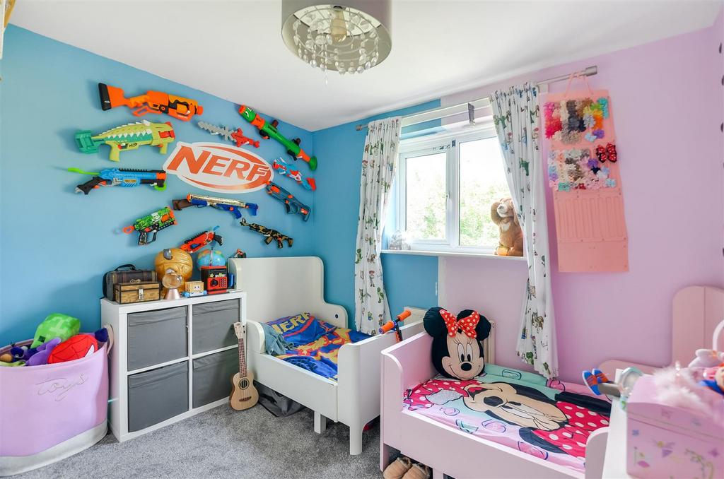 Bedroom 1 Pic (7).jpg