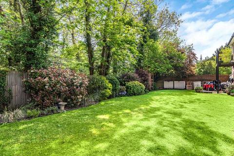 2 bedroom flat for sale, Woodside Gardens, Marlow, Buckinghamshire, SL7