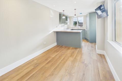 1 bedroom property to rent, Kinley Street, St. Thomas, SA1