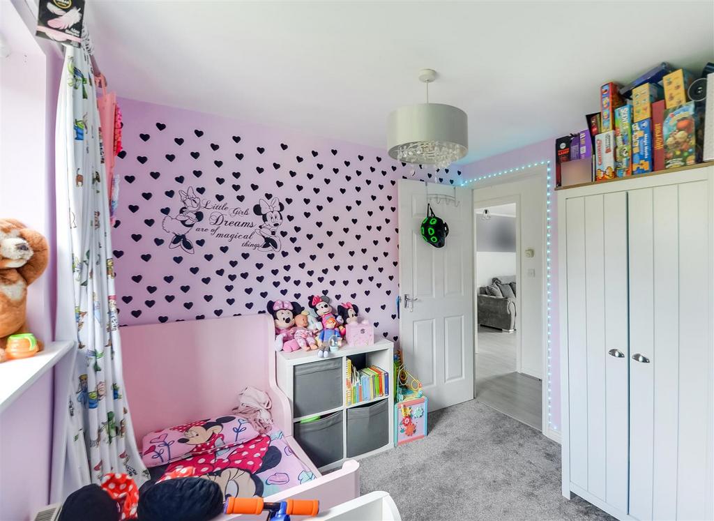 Bedroom 1 Pic (5).jpg