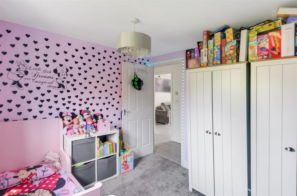 Bedroom 1 Pic (8).jpg