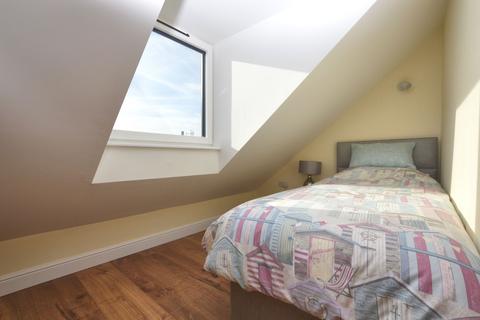 2 bedroom end of terrace house to rent, Fakenham