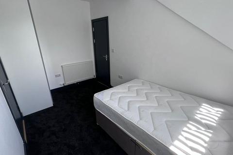 4 bedroom flat to rent, King Edwards Road, Swansea, SA1