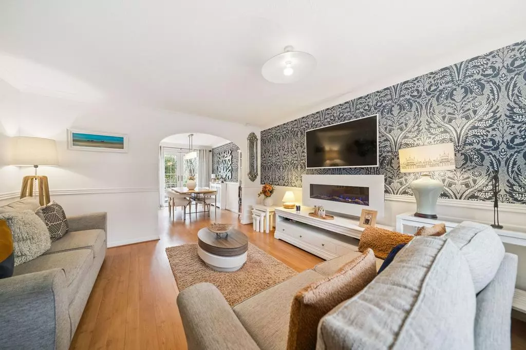 3 bedroom terraced house for sale - Photo 5