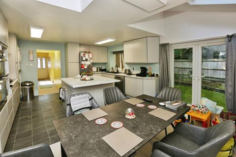 3 bedroom detached house for sale, Clover Way, Hedge End, Southampton