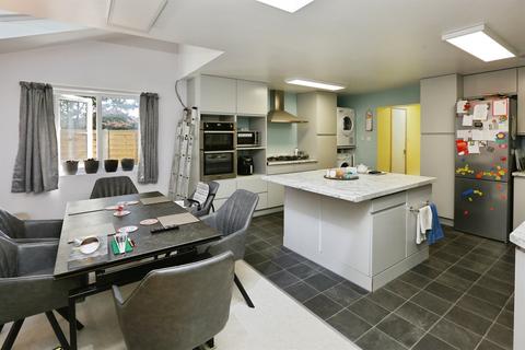 3 bedroom detached house for sale, Clover Way, Hedge End, Southampton