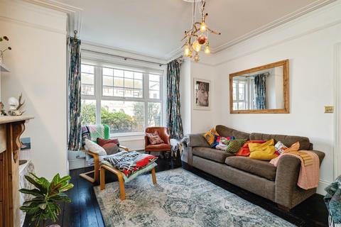 5 bedroom semi-detached house for sale, Lowestoft Road, Gorleston, Great Yarmouth