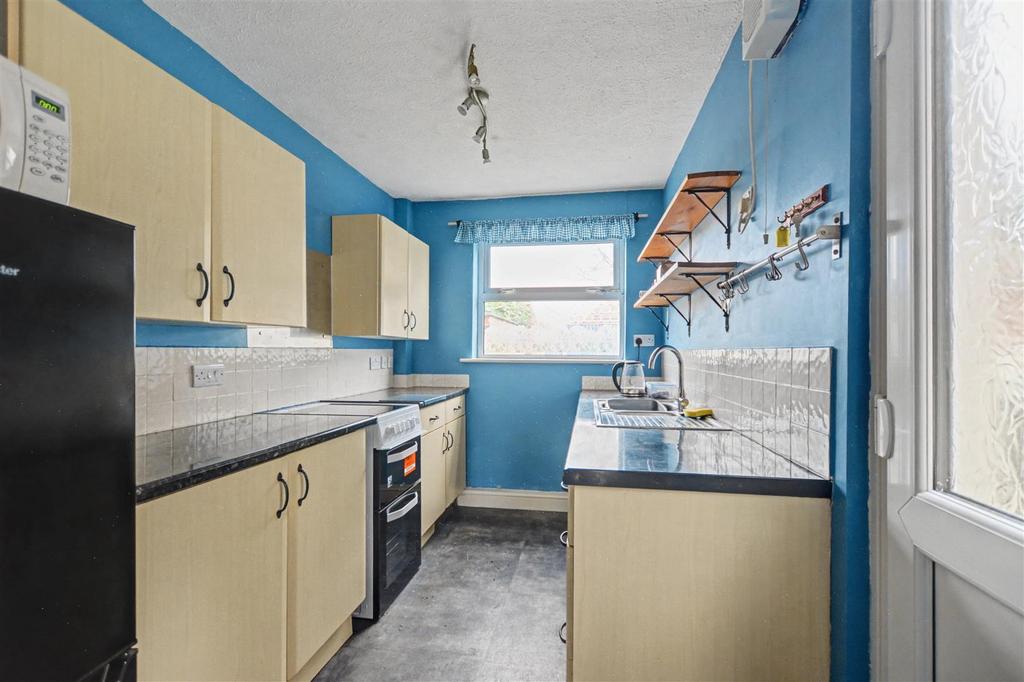 Kitchen 1.jpeg
