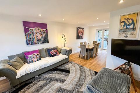 3 bedroom semi-detached house for sale, Kingsdale Close, Battle, TN33