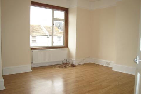3 bedroom terraced house to rent, Dewe Road, Brighton BN2