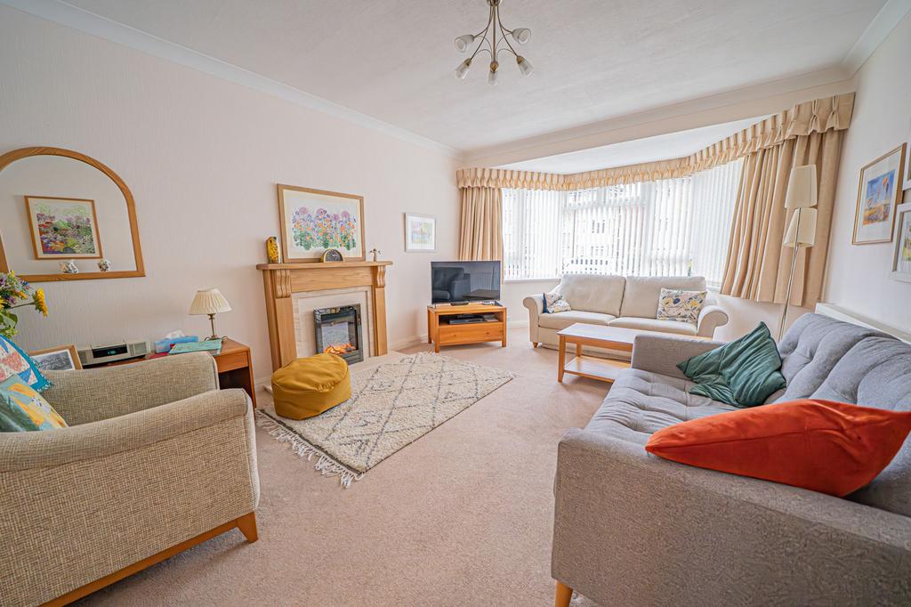 Apartment in Solihull, Ulverley Green - View 2
