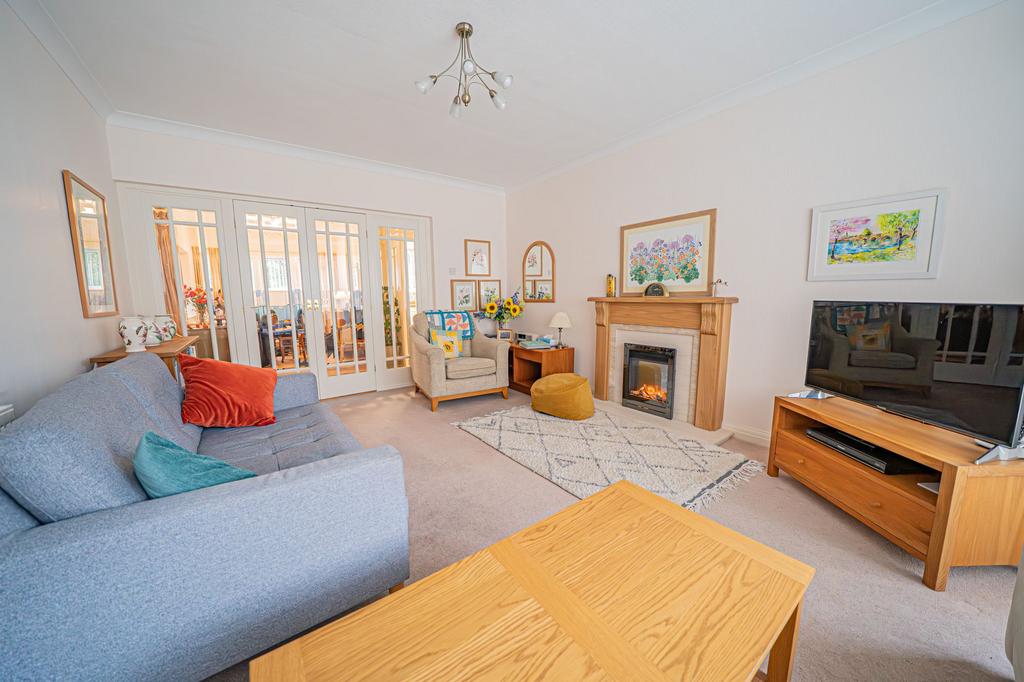 Apartment in Solihull, Ulverley Green - View 3