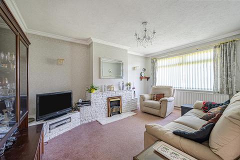 2 bedroom detached bungalow for sale, Seaview Avenue, Peacehaven