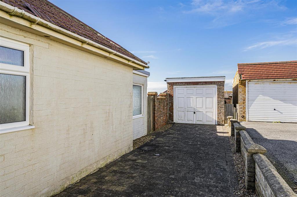 Private Drive to Garage