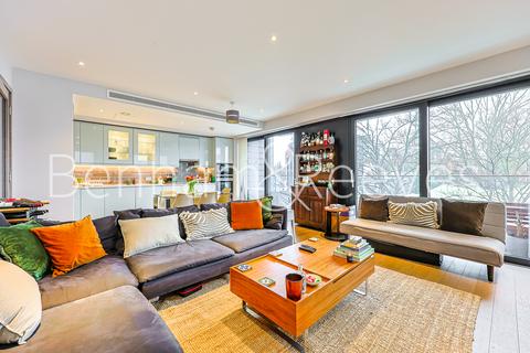 3 bedroom apartment to rent, Drapers Yard, Ram Quarter SW18