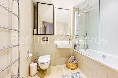 3 bedroom apartment to rent, Drapers Yard, Ram Quarter SW18