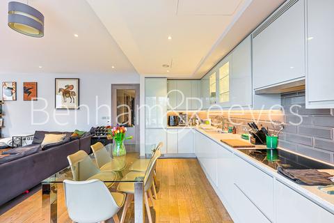 3 bedroom apartment to rent, Drapers Yard, Ram Quarter SW18