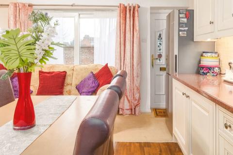 1 bedroom ground floor flat for sale, Ribbledale, London Colney, St. Albans