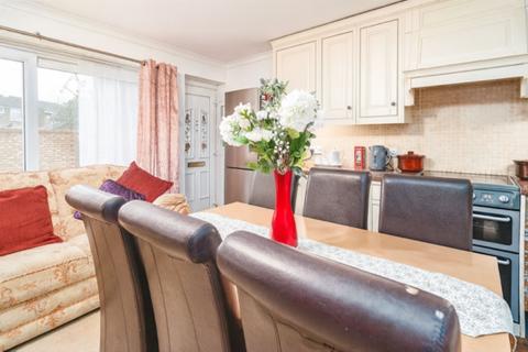 1 bedroom ground floor flat for sale, Ribbledale, London Colney, St. Albans