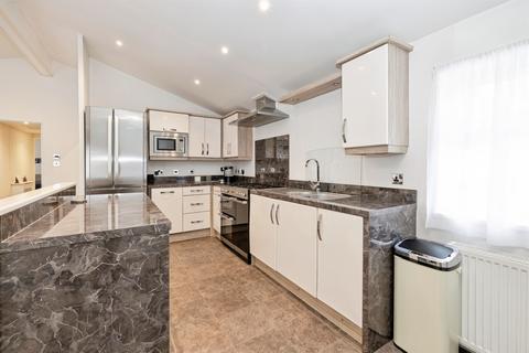 2 bedroom park home for sale, Harefield Road, Rickmansworth