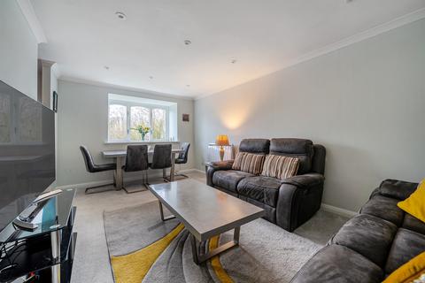 2 bedroom flat for sale, Woodridge Close, Enfield